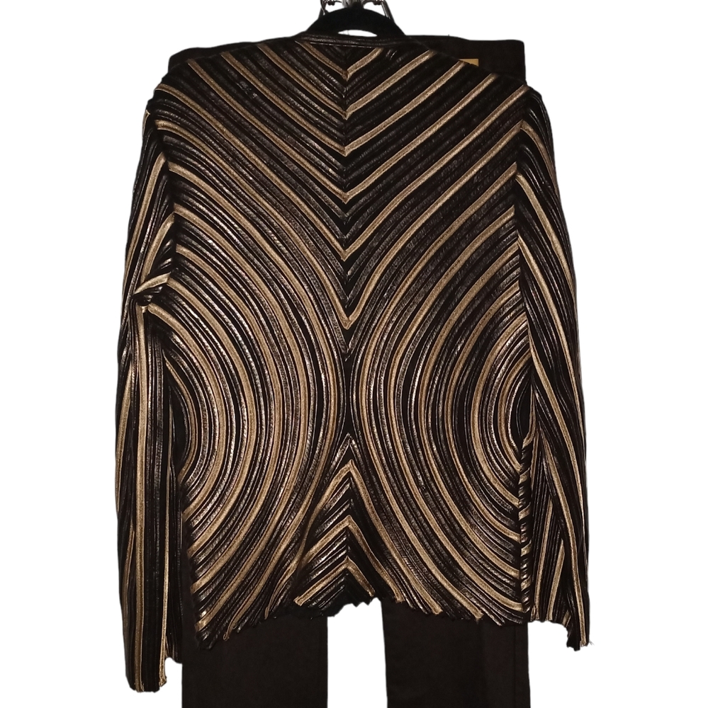 Unique Jacket. - image 2